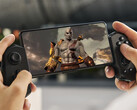 A legújabb generációs Android zászlóshajó telefon jobban tudta emulálni a tesztelt játékokat. A képen: a God of War 3 emulálása egy okostelefonon (szerkesztett).
