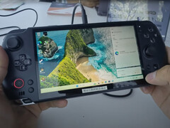 A GPD Win 5 úgy néz ki, mint egy túlméretezett GPD Win 4, átrendezett gombokkal. (Kép forrása: GPD)