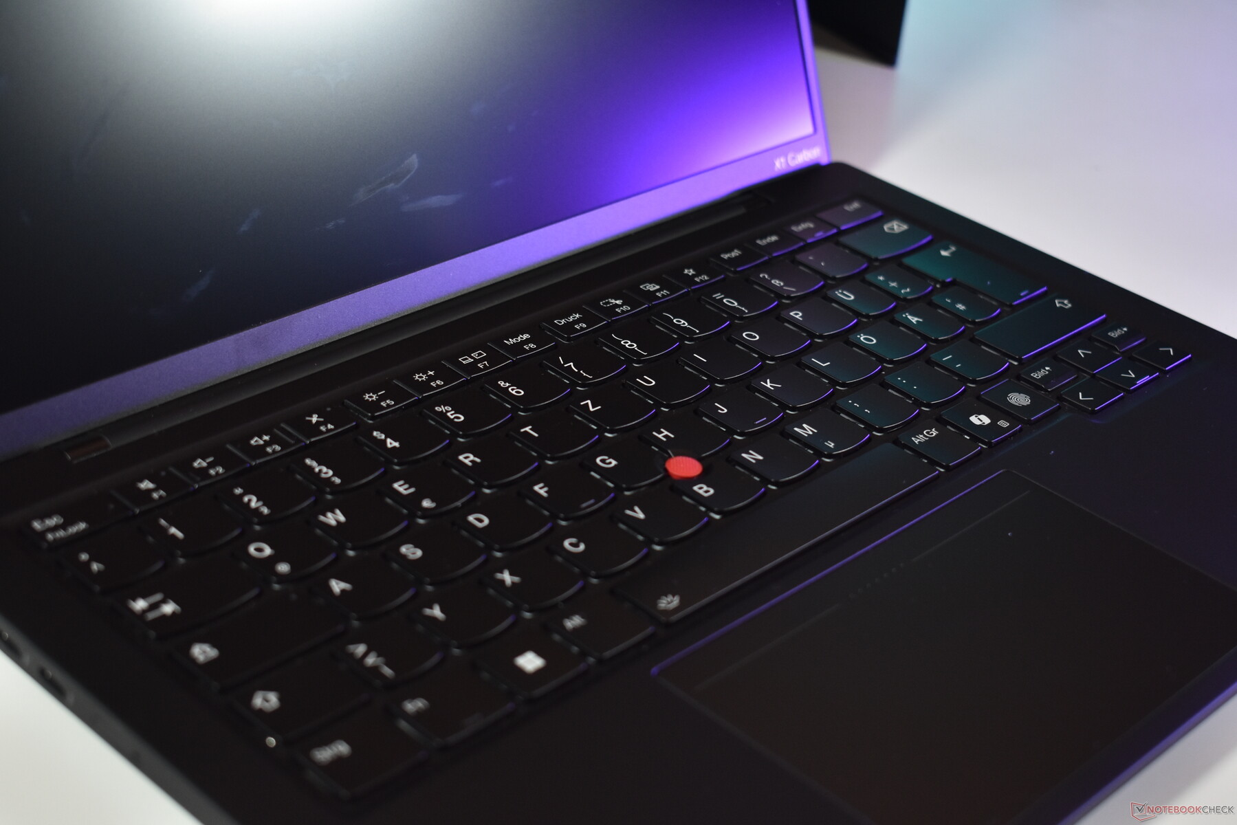 Lenovo ThinkPad X1 Carbon Gen 13: Billentyűzet