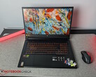 Az Acer Nitro V 17 SD-kártyákkal az alján