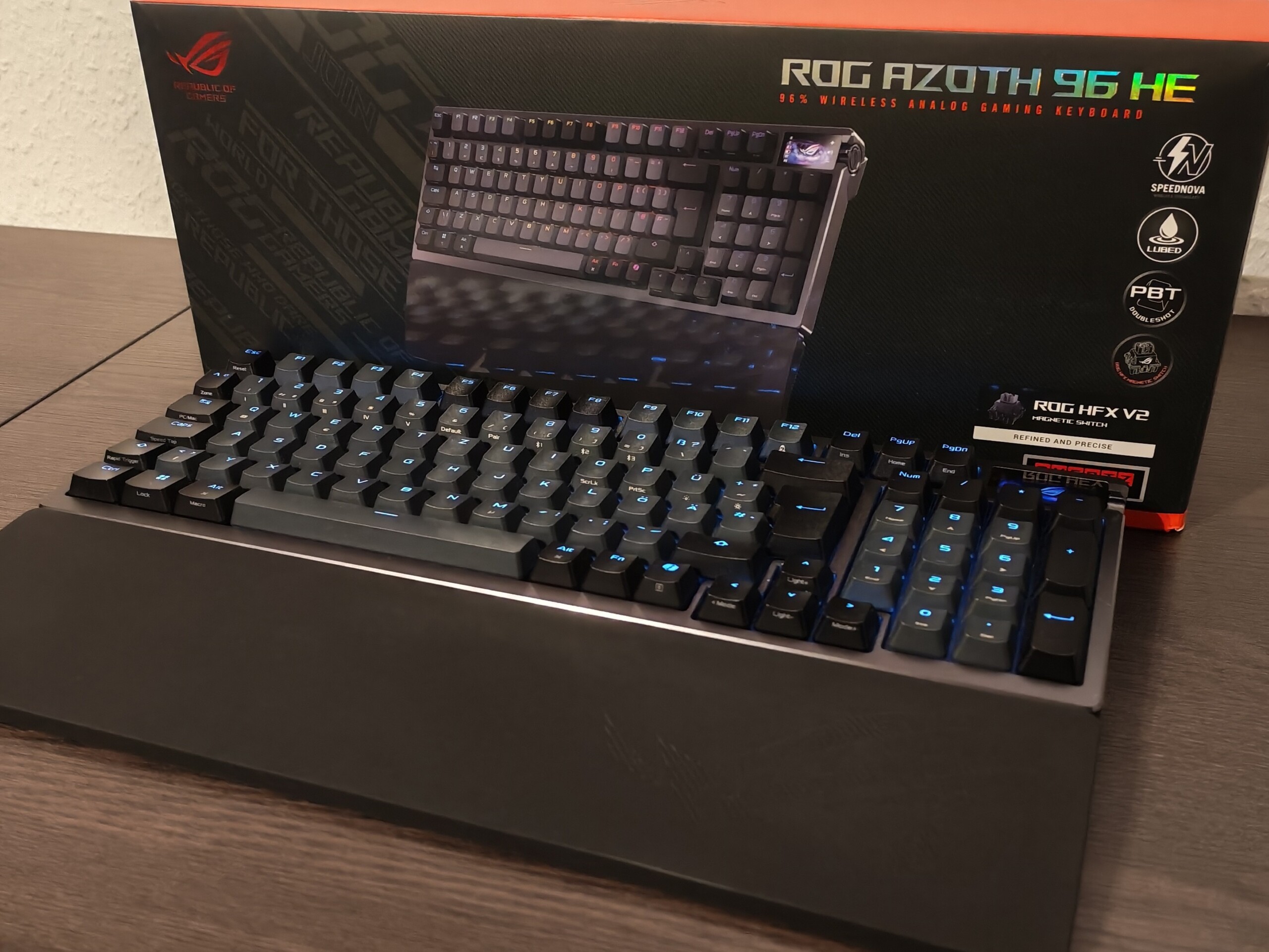 Az Asus ROG Azoth 96 HE tesztje