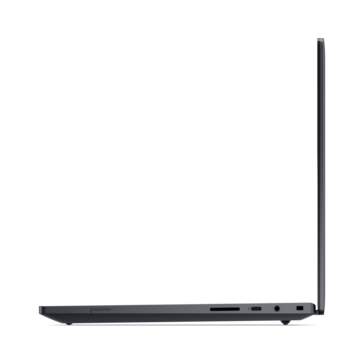 Dell Pro Precision 7 16 port a jobb oldalon.