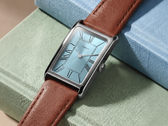 A Timex 1976 Lexington Reissue Inspired óra (TW2Y78900) jégkék számlappal