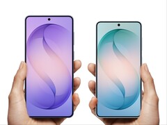A Galaxy S27 Plus és a Galaxy S27 ugyanazokkal a szelfikamerákkal lesz felszerelve, mint az itt látható elődjeik.
