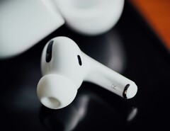 A következő generációs Apple AirPods Pro két kamerával rendelkezik majd.