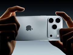 A Apple iPhone 17 Pro teljesen nélkülözheti a SIM-kártyahelyet. (Kép forrása: AppleTrack)