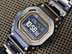 A Casio G-Shock GMW-BZ5000GD-1 (a képen) úgy tűnik, hogy kissé jobban formázott fülekkel és csiszolt élekkel rendelkezik, mint amit a korábbi képek ábrázoltak. (Kép forrása: L&amp;amp;W a WatchUSeek oldalon)