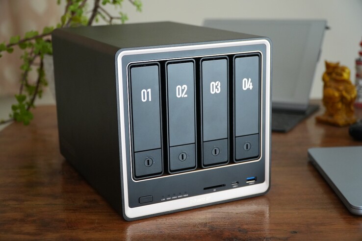 Az Ugreen NASync DXP4800 GT egy 4-rekeszes NAS