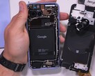 Google Pixel 9a akkumulátor cseréje szétszerelés
