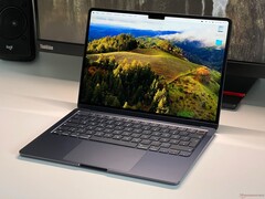 A Microsoft összehasonlítása a MacBook Air nem éppen tisztességes (Kép forrása: Notebookcheck)
