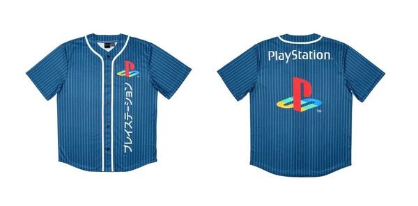 A PlayStation mezen a PlayStation szót katakana szótagolással írják. (Kép forrása: PlayStation)