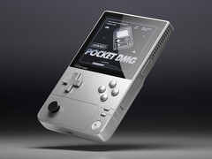 Az Ayaneo Pocket DMG a legújabb Bright Silver színváltozatban. (Kép forrása: Ayaneo)
