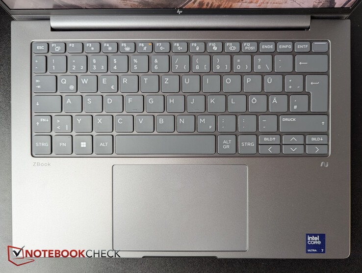 Billentyűzet és touchpad