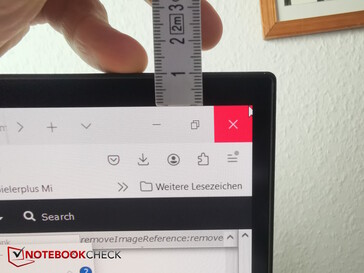 Az üvegtábla mindkét oldalán kb. 1 cm-es peremmel rendelkezik