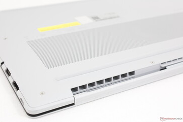 Kipufogónyílások az alváz hátsó része mentén