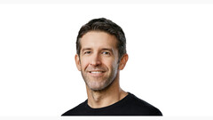 Egy fénykép John Ternusról, a Apple hardverfejlesztésért felelős vezető alelnökéről. (Kép forrása: Apple)