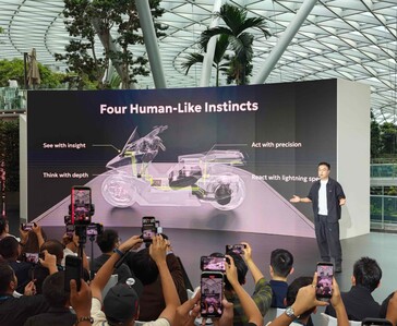 Az Omoway bemutatja az OMO-ROBOT architektúrát és annak négy emberhez hasonló ösztönét.