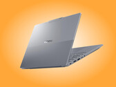 A ThinkBook 14 Gen Q8Y Luna Grey kivitelben.