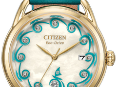 Az új Citizen x Moana együttműködés keretében készült óra számlapja gyöngyházhatású.