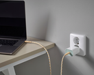 Az IKEA legújabb Sjöss töltője (a képen) akár 65 W-os teljesítményt is kínál. (Kép forrása: IKEA)
