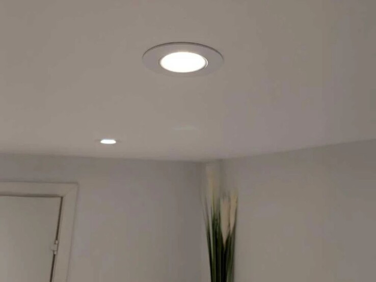 A LightSolutions Hilux DS8 Tilt 360 ShellyX LED-es LED-es downlight