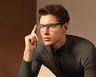 A Smart Audio Glasses az AliExpressről vásárolható meg 86,54 dollárért. A képen: a viselhető szemüveg promóciós képe. (Kép forrása: Xiaomi)