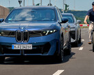 BMW Neue Klasse: Aktív védelem a kerékpárosok számára. Az elektronikus ajtózár megakadályozza, hogy az utasok kinyissák az ajtót, amikor kerékpáros közeledik.