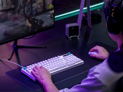 A Logitech G316 X gamer billentyűzet fehér színben