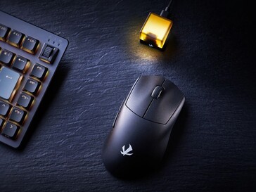 Az Elecom VM800 fekete változata RGB-vevővel. (Kép forrása: Elecom)