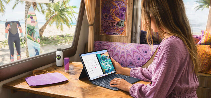 A Lenovo Yoga Tab Gen 2 életstílusos környezetben