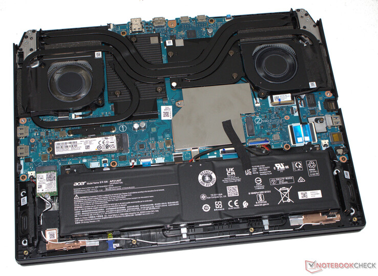 Acer Predator Helios Neo 16 hardver