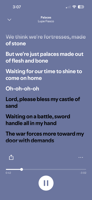 ...a Spotify dalszöveg fülével szemben.