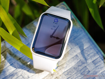 A Xiaomi Smart Band 10 Pro kijelzőjének közelebbi megtekintése