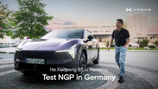 He Xiaopeng, az Xpeng vezérigazgatója és elnöke, valamint Liu Xianming, az Xpeng Általános Intelligencia Központ (GIC) vezetője jelenleg a német közlekedési körülmények között tesztelik az NGP-t.