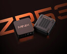 A ZR535-öt a nemrég bemutatott, de már elavult Ryzen 5 3501U processzor hajtja. A képen: egy promóciós fotó, amely a mini PC felső és alsó részét mutatja.