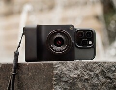 A Caira az okostelefonokat micro-FourThirds kamerává alakítja (Kép forrása: Camera Intelligence)