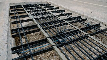 Az indianai közlekedési minisztérium autópálya betonnal fedte le a Purdue adó tekercseit. (A kép forrása: Kelsey Lefever/Purdue University)