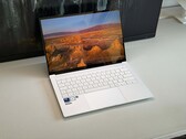 Asus ZenBook S14 2026 laptop teszt – Fényesebb OLED-kijelző, de lassú Panther Lake iGPU
