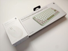 Csomagolás elöl. (Kép forrása: Notebookcheck)