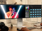 Az LG UltraWide 49U950A-W 49 hüvelykes IPS panel 32:9 képaránnyal (Kép forrása: LG)