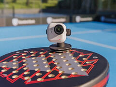 Az Insta360 Go Ultra kétféle színben kapható. (Kép forrása: Insta360)