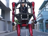Az Unitree GD01 egy nagyjából 3 méter magas, emberes mecha robot.