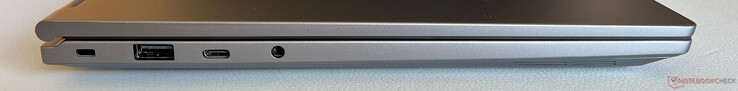 Bal oldal: USB-A 2.0, USB-C 3.2 Gen.2 (10 Gbps, DisplayPort ALT mód 1.4a, tápellátás), 3,5 mm sztereó