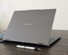 A Yoga 7 16ILL10 egy kicsit melegebben fut, mint a tavalyi Yoga 7 16IML9, de az előnyök messze felülmúlják ezt a kis hátrányt (Kép forrása: Notebookcheck)