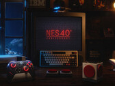 A 8bitDo NES 40 Collection tartalmaz egy limitált kiadású kontrollert, a 8BitDo első 68 billentyűs billentyűzetét és a Retro Cube hangszóró utódját. (Kép forrása: 8BitDo)