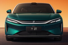 626 mérföldes hatótávolság, 764 lóerő és 9 perces töltési idő: a BYD Kínában megkezdte az új Da Han EV luxus elektromos szedán előrendelését, az árak körülbelül 36 900 dollárnak megfelelő összegtől kezdődnek