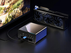 Az EVO-T1 jelenleg 999,99 dollárról indul. A képen: OCuLink beállítás a mini PC-vel. (Kép forrása: GMK - szerkesztve)