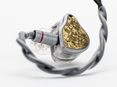 A Moondrop Armature Art 24 kiegyensúlyozott armatúra meghajtókat használ a nagy felbontású zene reprodukálásához.