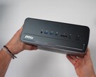 Az MSI Pro Max Edge AI Mini PC előlapján rengeteg I/O-port található.