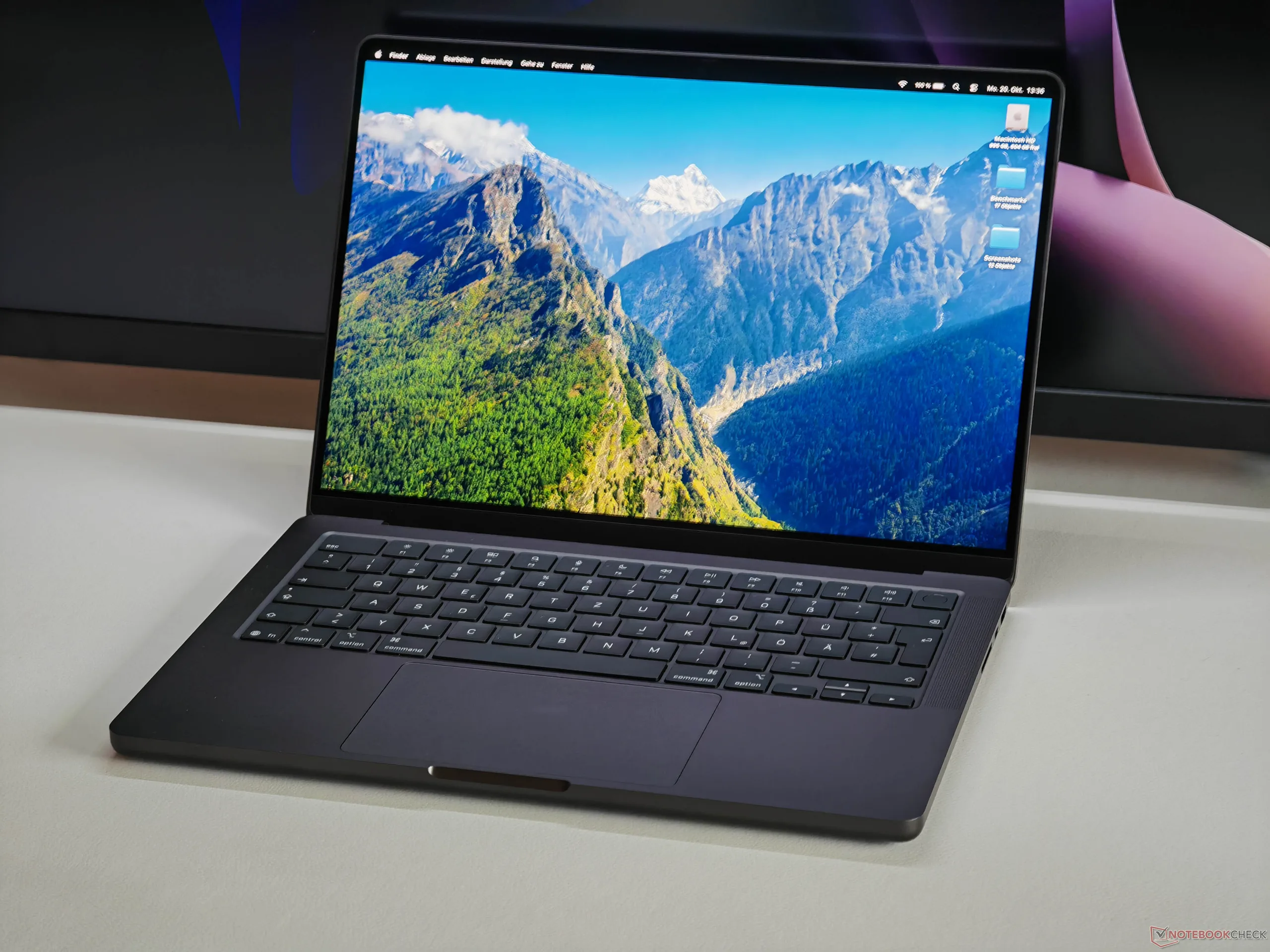 Apple MacBook Pro 14 2025 M5 - Notebookcheck Magyarország